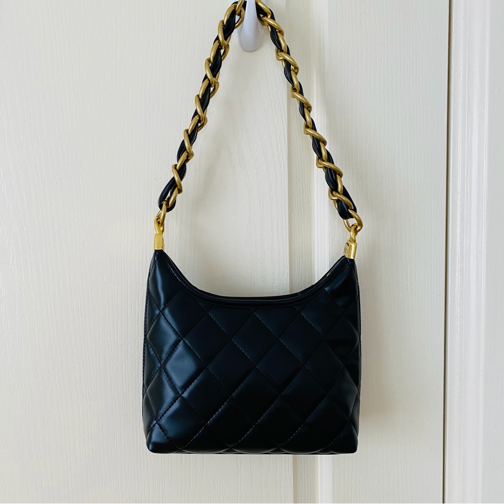 New in Box Chanel Makeup GWP Black Quilted Faux Leather 24A Hobo Shoulder Bag - Picture 8 of 13